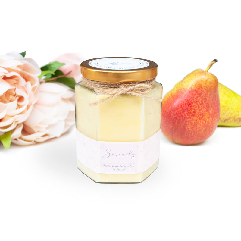 A fragrant floral creation infused with sweet pear and crisp grapefruit enriched with peony, geranium and rose. The sophistication of vanilla, musk and tonka bean complete this scent. 